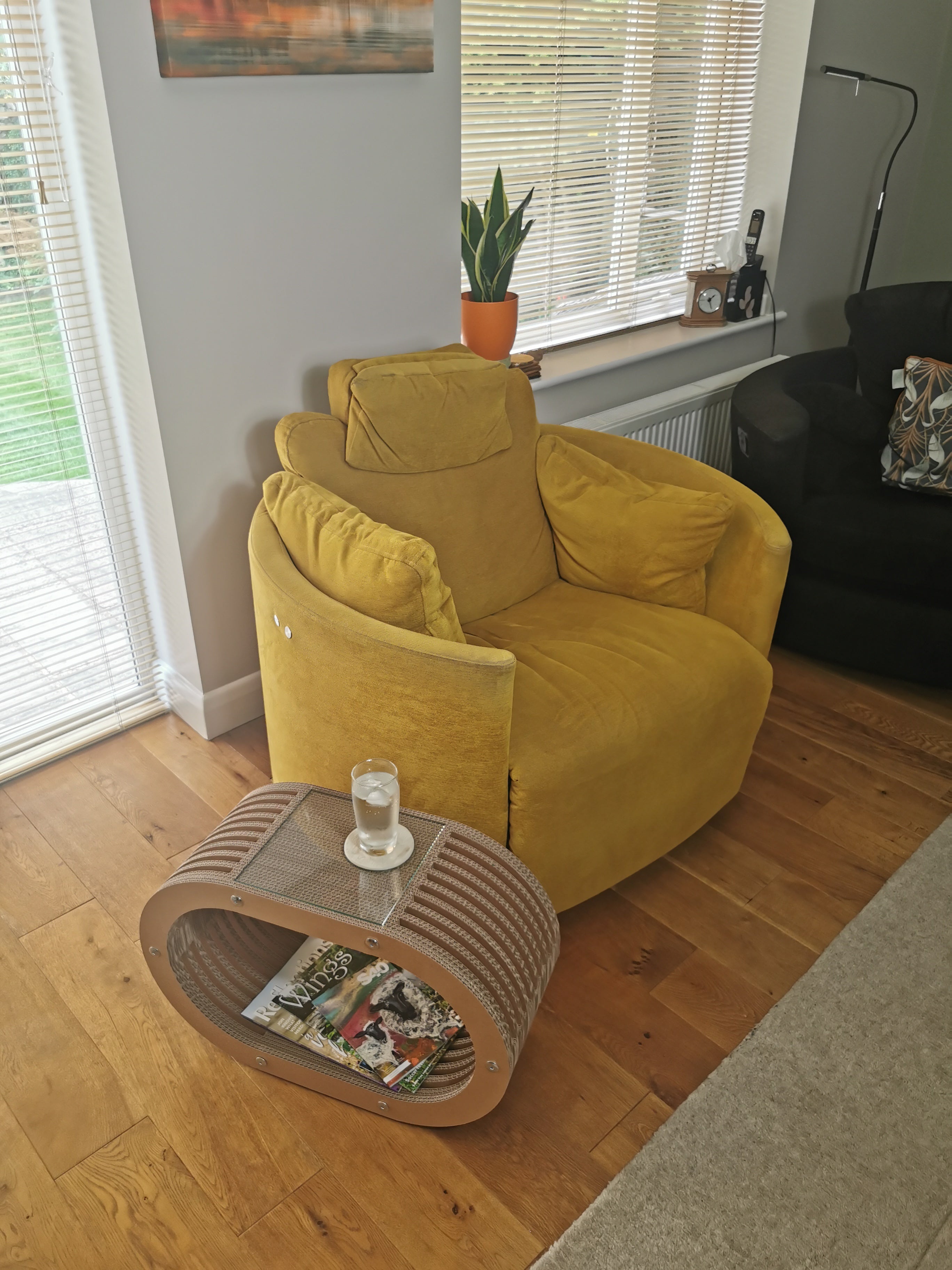Mini Oval Table